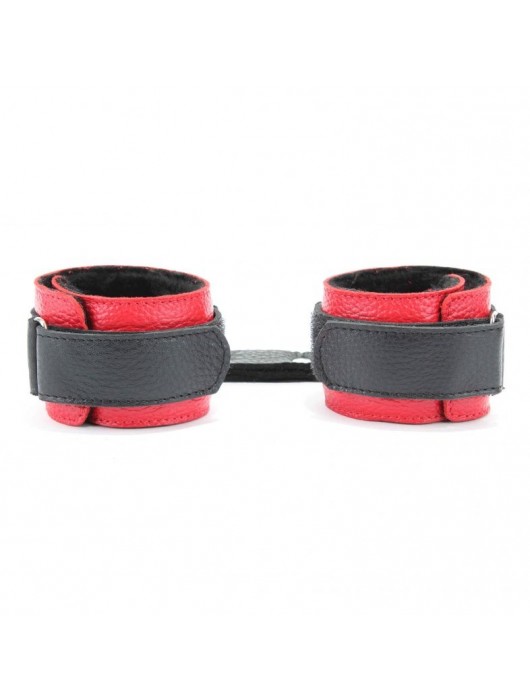 Красно-чёрные кожаные наручники с меховым подкладом - БДСМ Арсенал - купить с доставкой в Симферополе