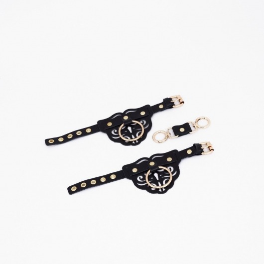 Черные кожаные наручники с клепками, кольцами и золотистой фурнитурой - Crazy Handmade - купить с доставкой в Симферополе